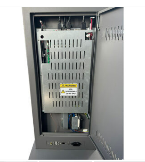 Totem JASPAY serie SUxx-y, LCD da 21.5″ a 32″ Portrait, QRCode, NFC, Stampante, WEBCam