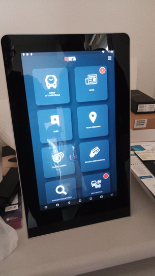 Totem serie Jade mod. Jad 156V-xx, Lcd 15.6" FHD, Touch PCAP. Batterie, Webcam e QRCode opz.